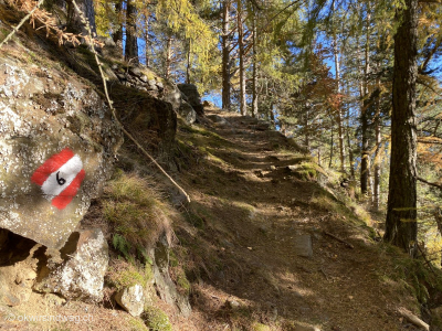 rot-weiss-rot-Wanderung-Bozen-Meran-Vinschgau-Suedtirol