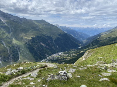 Berg-Abstieg_von_Tracuit-Zinal_Panoramablick