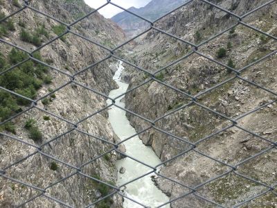 Hängebrücke-Aletschji-Massaschlucht