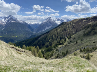 Bergpanorama-Wanderung-Motta-Naluns