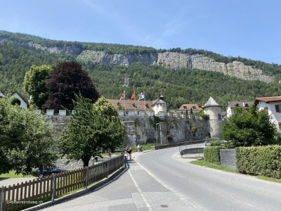 Wanderung-zum-Rosengarten-Schloss-Haldenstein