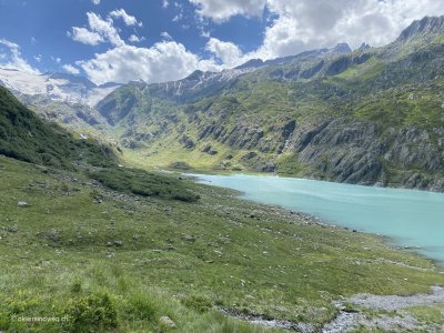 tuerkisfarbene_Gletschersee_Alpensee