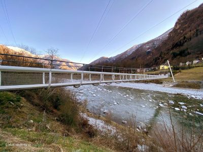 Hängebrücke-Maggia-im-Maggiatal