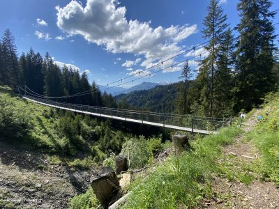 Wanderung-Grüsstobel-Hängebrücke