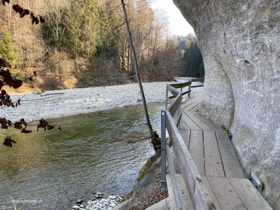 Attraktiver-Wanderweg-an-der-Sense