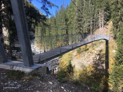 Val-Sinestra-Hängebrücke-Sura-Seite