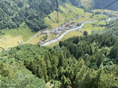 Blick_in_die_Tiefe_Berbahn_Golzern