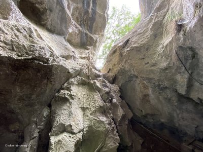 Höhle-im-Berner-Oberland