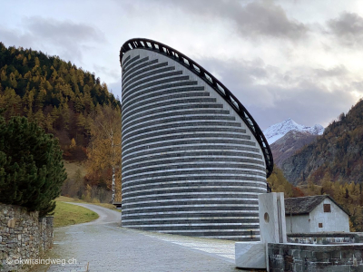 San-Giovanni-Battista-Botta-Kirche-in-Mogno_von-aussen