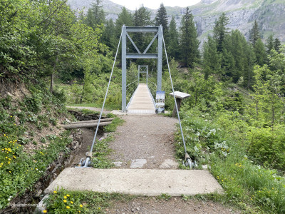 Haengebruecke-Tzeusier-auf-Wanderung