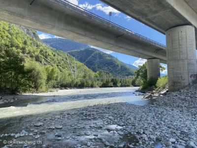 Rohne_Fluss-Autobahn_Sierre