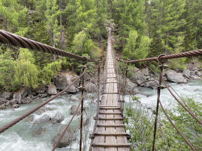 Haengebruecke-Wanderung-Scuol-Tarasp-Ardez-Punt-Veidra