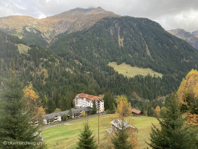 99_Tenigerbad-von-oben-altes-Thermalbad-Graubuenden