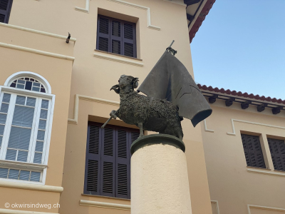 Ciutadella-Menorca-Balearen-Schaf-Statue